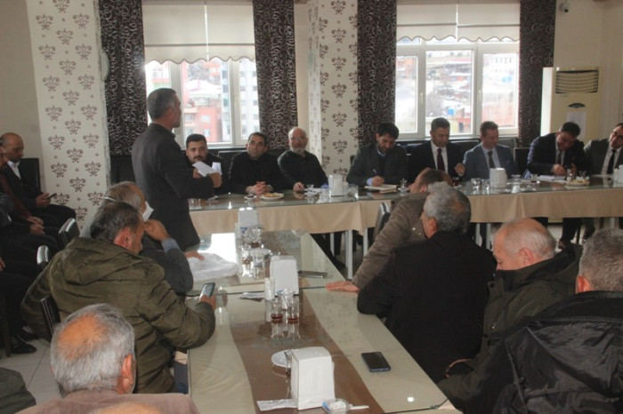 AK Parti MKYK Üyesi Mustafa Sever, Gülnar’da Mahalle Muhtarları ve  sanayicilerle bir araya geldi