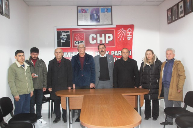 CHP Gülnar İlçe Teşkilatı Depremin yıl dönümünde Saat 04:17'de  bir araya geldi