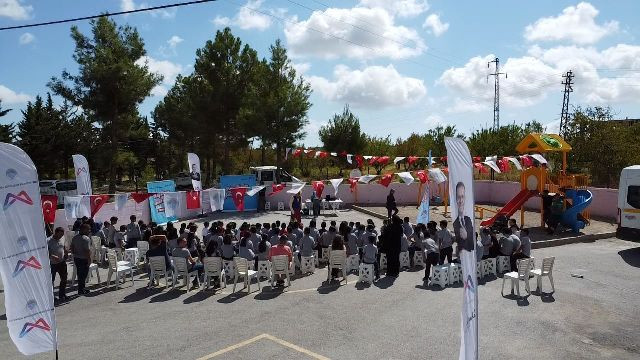 Mersin Büyükşehir Belediyesi Köy Bizim Şenlik bizim ekibi Gülnar’da 3 Okulda Öğrencilerle buluştu